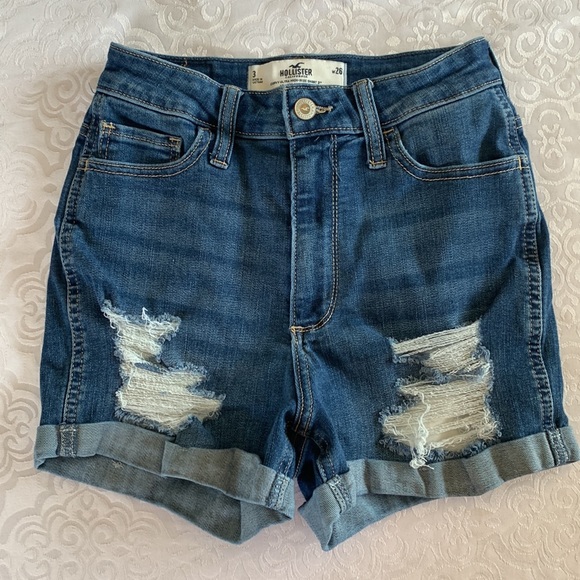 Size 3 Hollister shorts - Picture 16 of 16